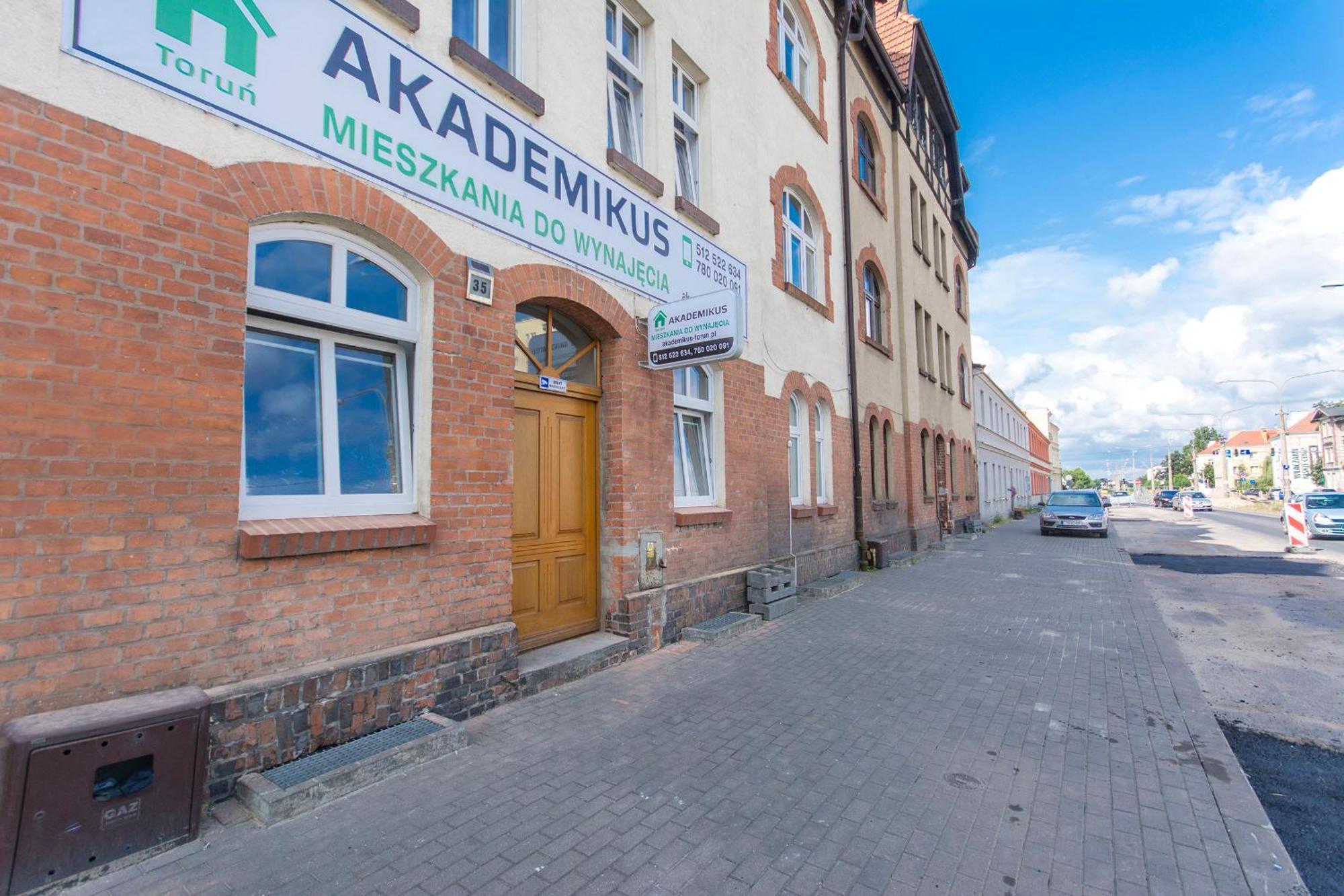 Akademikus Torun Hostel Exterior photo